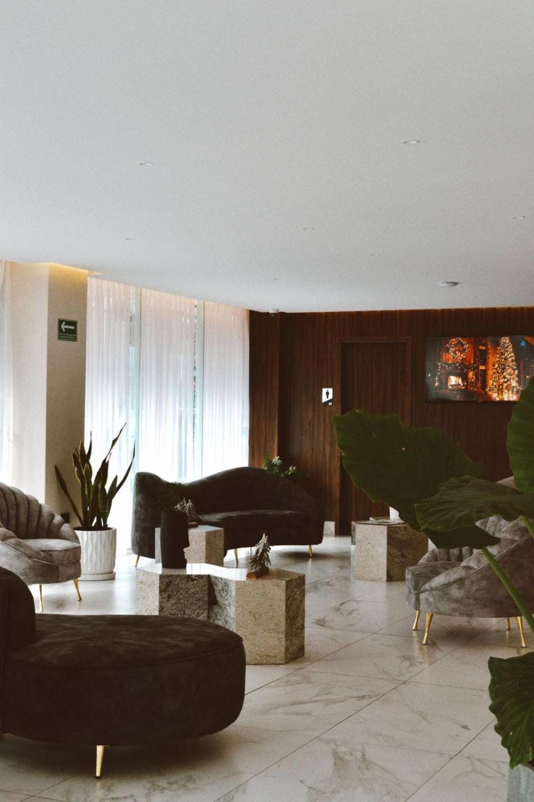 Hotel Hvh By Yaxche Guadalajara Exterior foto